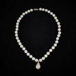 666800 Pearl necklace